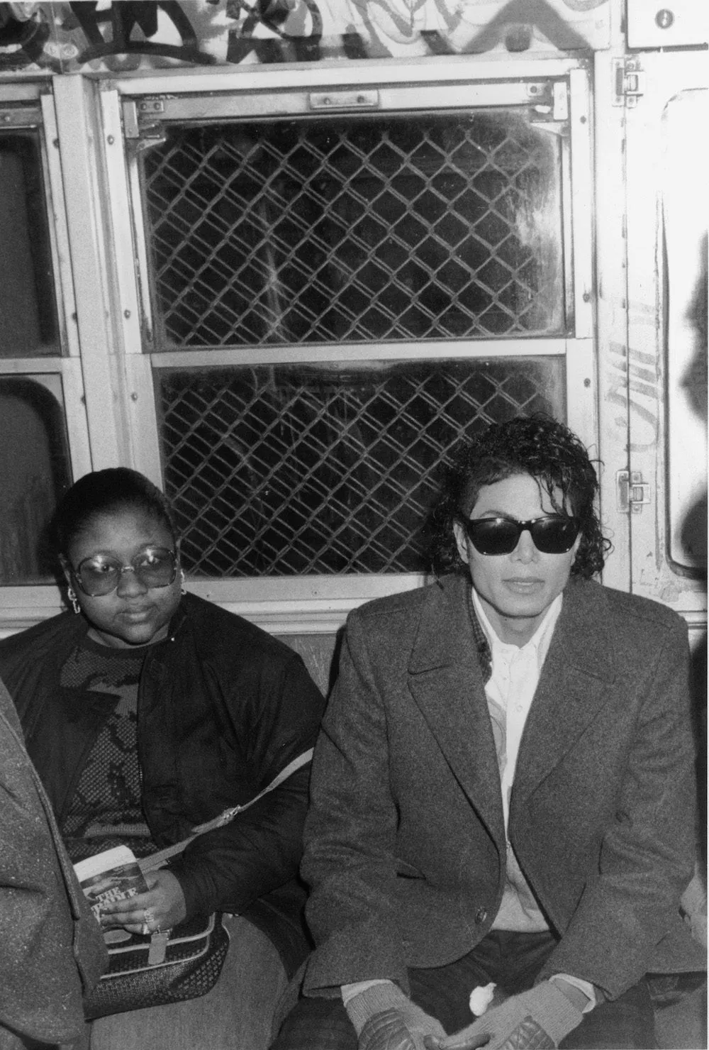 M13 Um vagão, um olhar e a dúvida: era o Michael Jackson ali?