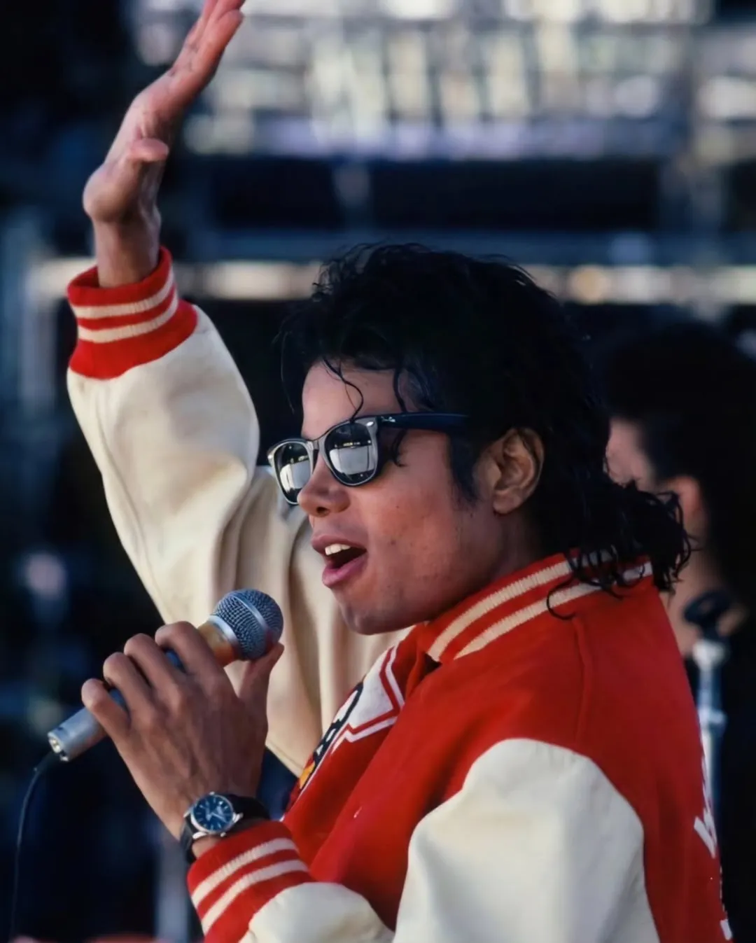 SnapInsta.to_607623256_17957203080031467_5623192028806854017_n Fotos inéditas revelam Michael Jackson nos ensaios da Bad World Tour na Austrália, 1987