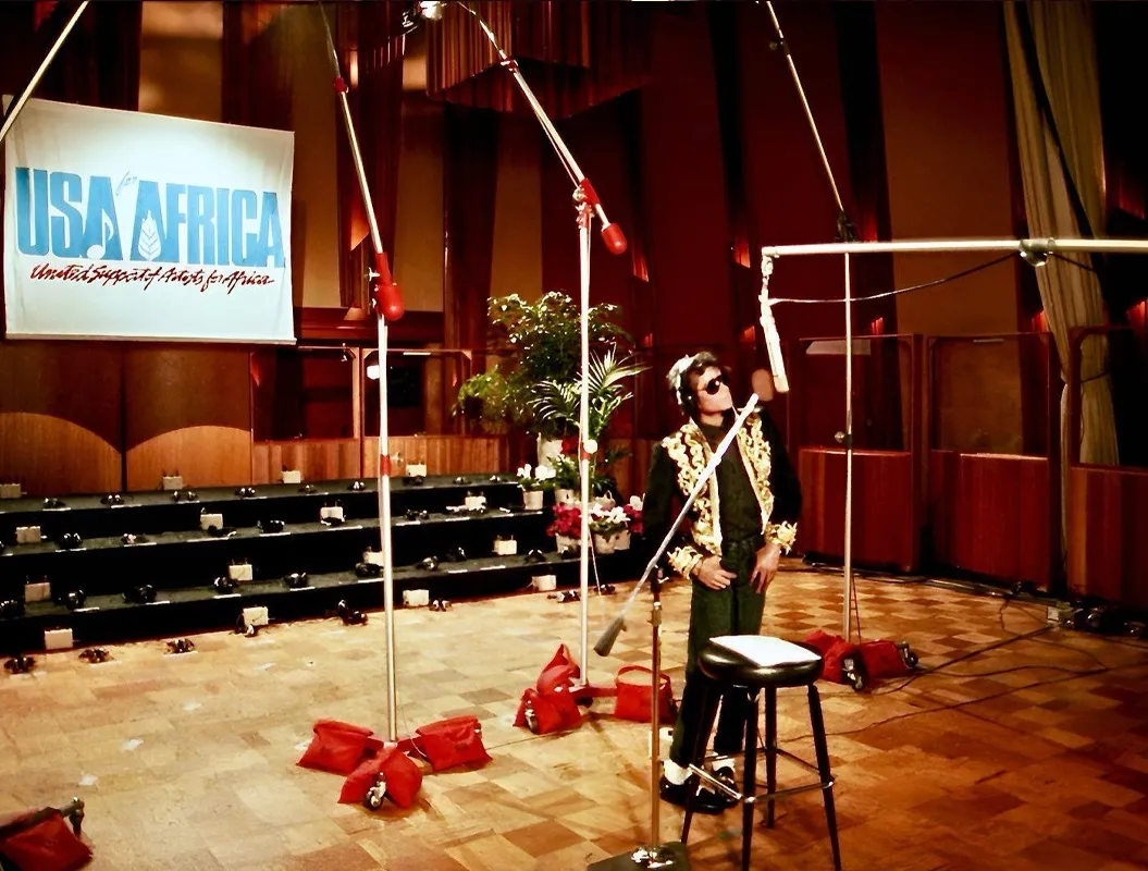 Harry-Benson-WATW-10 Bastidores, emoção e legado: as novas fotos de We Are the World