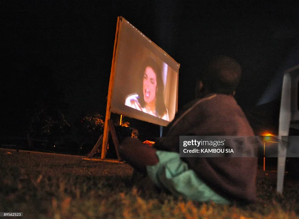 image-5 Há 34 anos, Michael Jackson foi coroado Rei na Costa do Marfim.