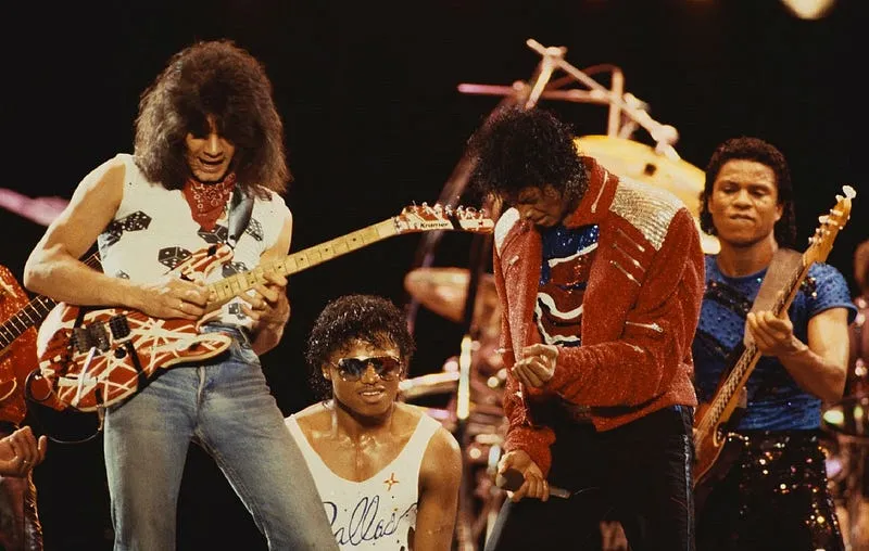 Quando o Pop Encontrou o Rock: Michael Jackson e a História das Guitarras de ''Beat It'' | mjbeats.com .br Eddie e Michael Beat It