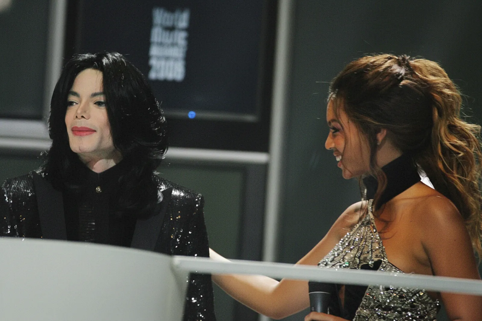 Beyoncé, a única que não abandonou Michael Jackson | mjbeats.com .br MICHAEL JACKSON E BEYONCE