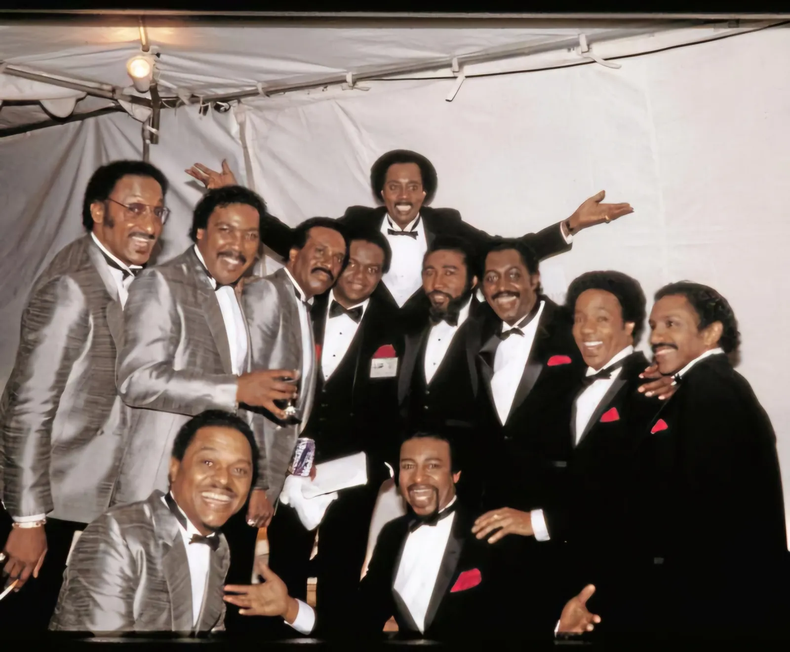 Luz, Luva e Moonwalk - MOTOWN 25 : MAIS QUE UM SHOW, UM LEGADO HISTÓRICO!