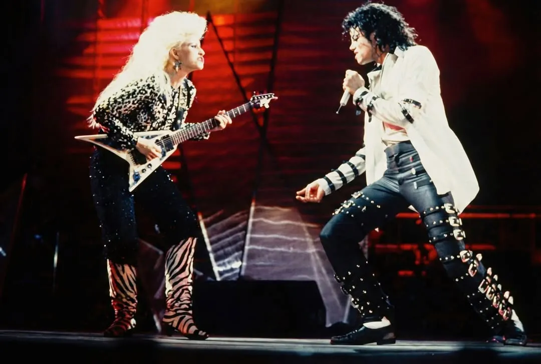 641652554_1364773989019341_11443964917856543_n A história  da guitarrista que dominou o palco com o Rei do Pop Michael Jackson