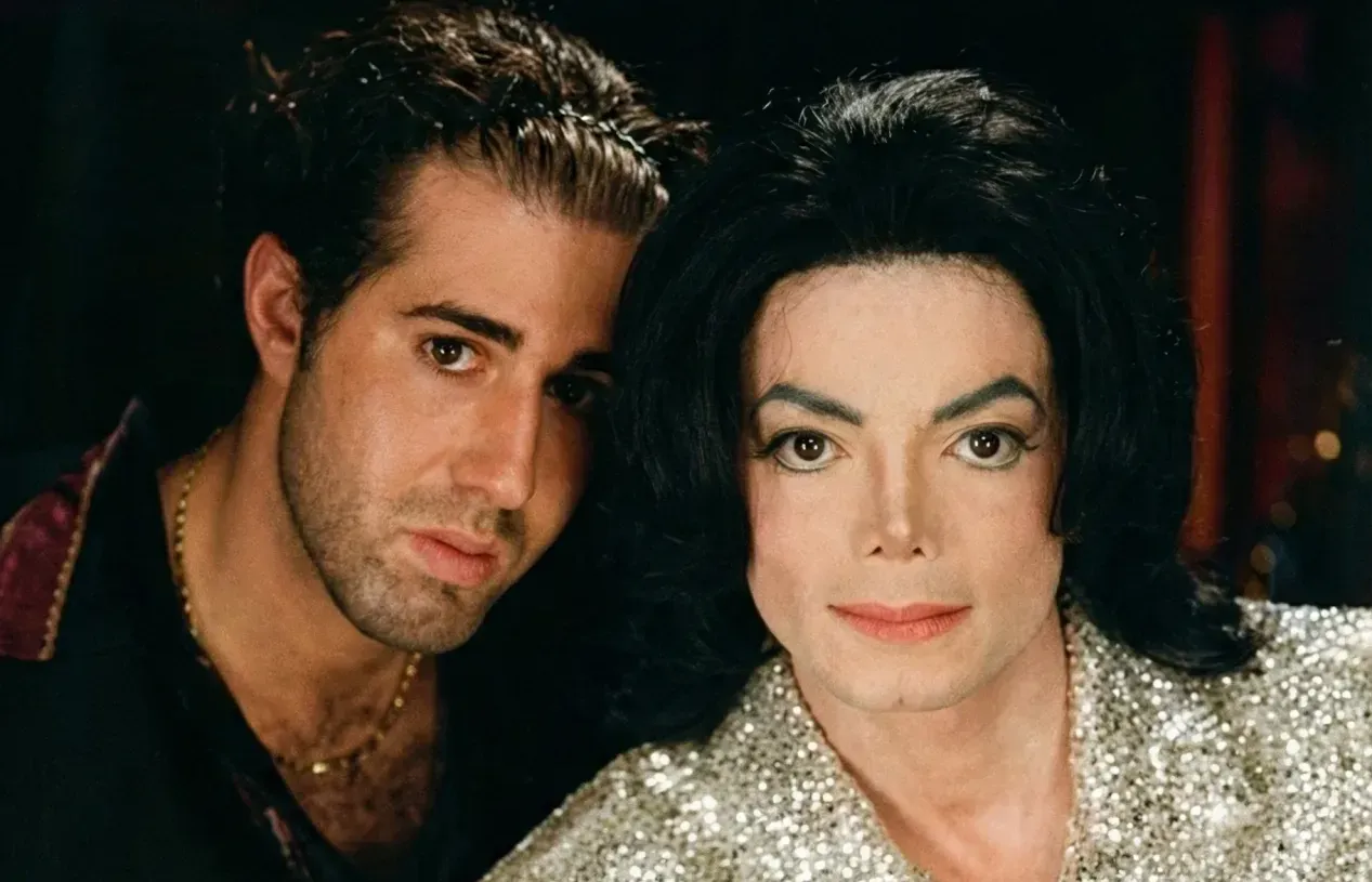 Acusador de Michael Jackson sofre derrota na Justiça e tribunal mantém acordo com o Espólio | MJBEATS.COM .BR Frank e MJ