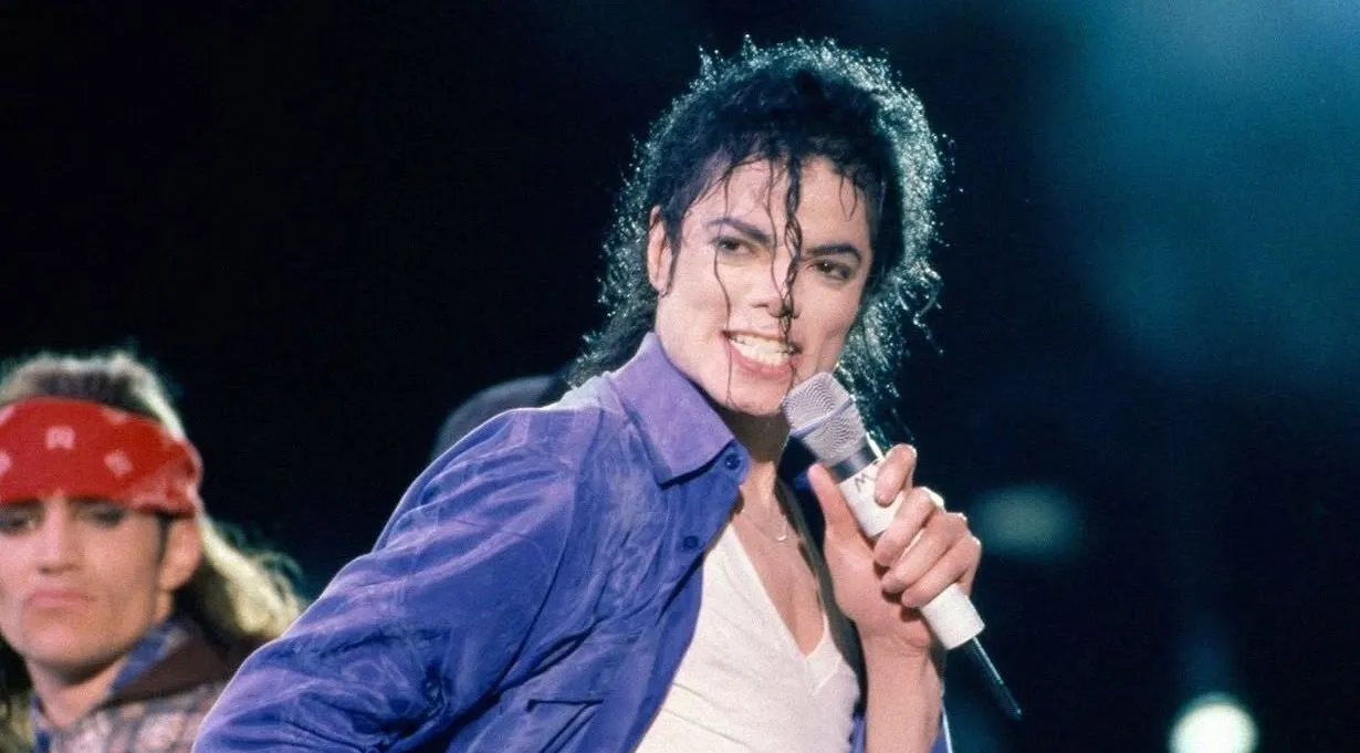 Quais foram os sucessos do Rei do Pop Michael Jackson? | SaveClip.App 757346672 15d00698772093528 8591150219932577268 n