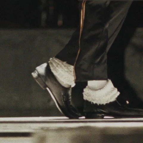 baixados-33 Michael Jackson e o Poder do Monocromatismo: Convergência entre Estética e Funcionalidade