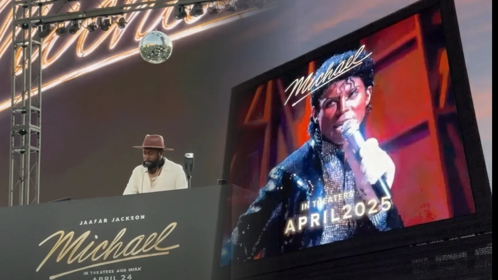 MICHAEL “sobe no telhado” em ação da Lionsgate com DJ D-Nice em Los Angeles | mjbeats.com .br D Nice MICHAEL Promo LA