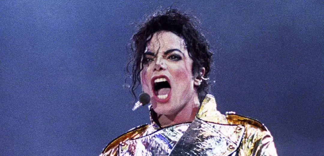 Michael Jackson domina as paradas britânicas às vésperas da estreia de MICHAEL 2 Michael Jackson domina as paradas britânicas às vésperas da estreia de MICHAEL | mjbeats.com .br In The Closet HSItory Tour