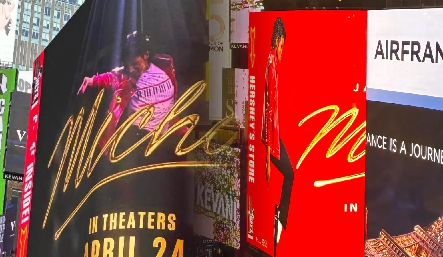 Times Square é tomada por Michael Jackson antes da estreia do filme 3 Times Square é tomada por Michael Jackson antes da estreia do filme | mjbeats.com .br Time Square Filme MICHAEL