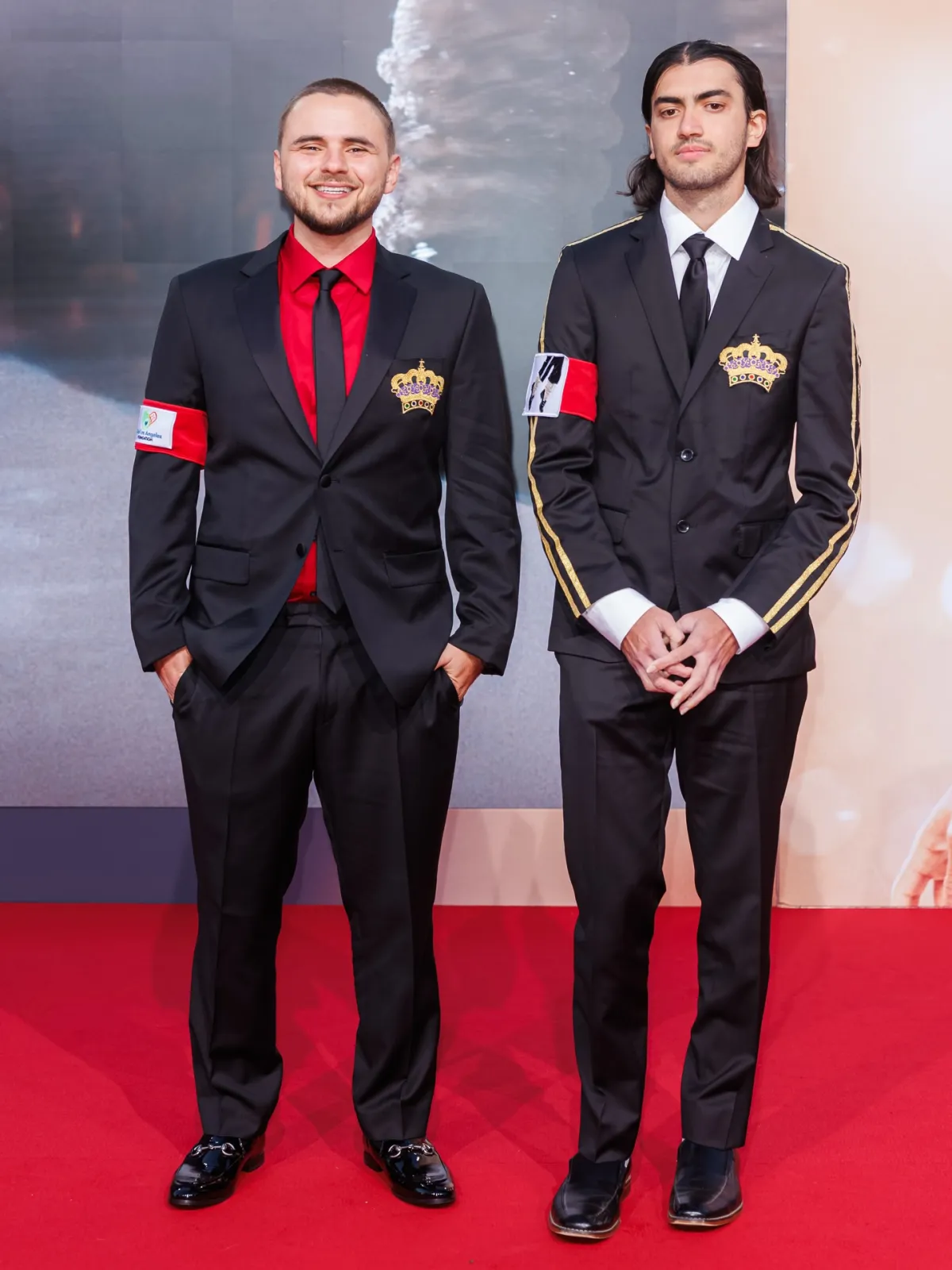 1_-LvuOYtRbU3NlZnB-bnq7g-1-scaled Figurinista de Michael Jackson veste filhos do Rei do Pop na premiere de MICHAEL