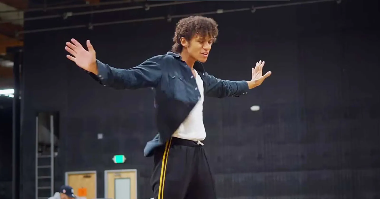 1a32e9e60703e4c2e712511f0b7f8ebf-scaled Jaafar Jackson e a Alquimia para se Tornar MICHAEL