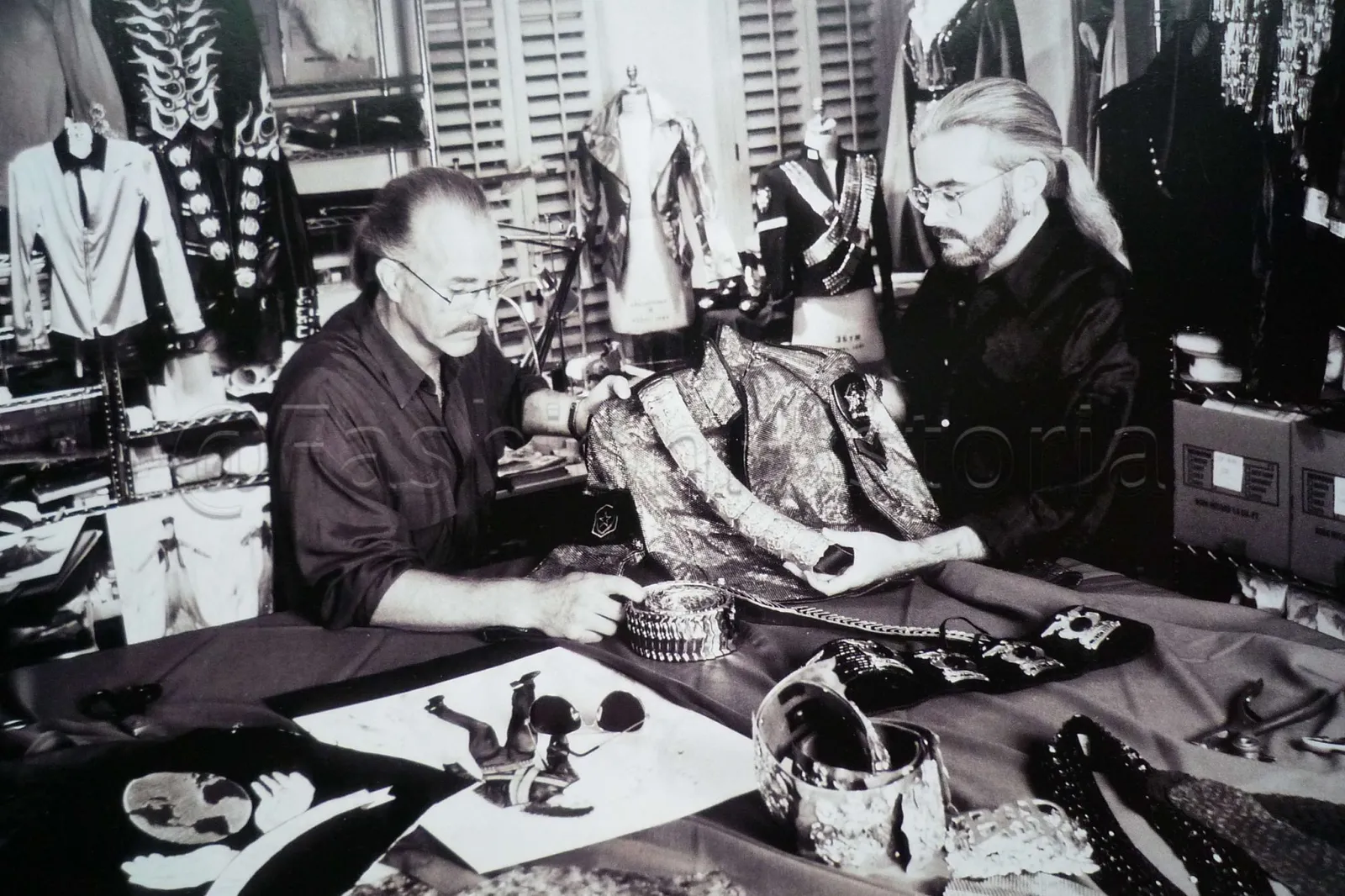 468959786_10162356565096473_2146402492039510451_n-scaled Figurinista de Michael Jackson veste filhos do Rei do Pop na premiere de MICHAEL