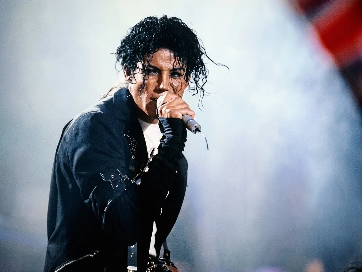 MAIS UM RECORDE? 'MICHAEL' já caminha para se tornar a cinebiografia musical de maior sucesso de todos os tempos no Brasil | Jaafar jackson em BAD Filme MICHAEL mjbeats.com .br