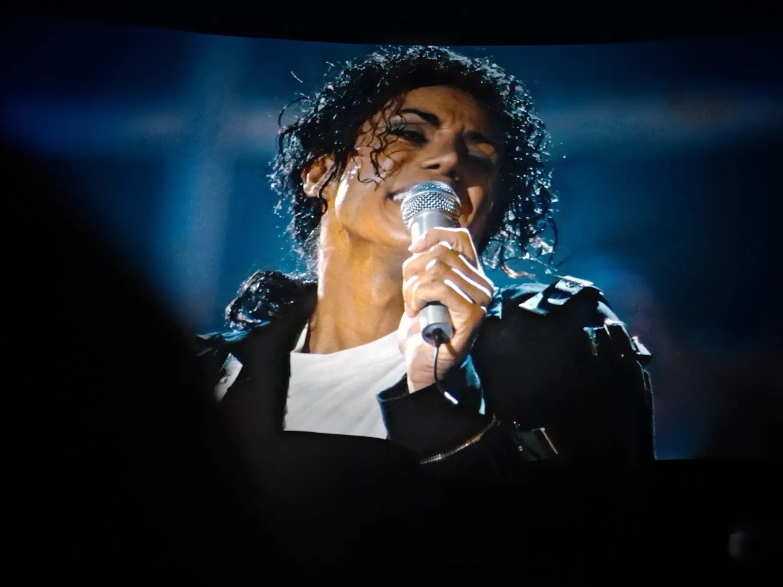 MICHAEL-filme-no-Japao-mjbeats.com_.br_-1-scaled “Bad” dispara e ultrapassa 500 milhões de streams após MICHAEL