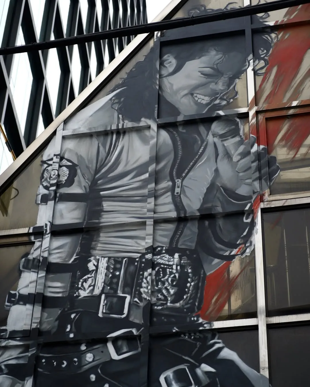 Seoul-welcomes-.Location-@supersoulseoul-2-1 Seul transforma memória em arte com homenagem a Michael Jackson