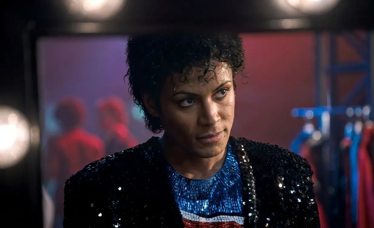 Crítica anunciada: o filme de Michael Jackson já enfrentava o veredito antes da estreia | mjbeats.com .br Criticas MICHAEL