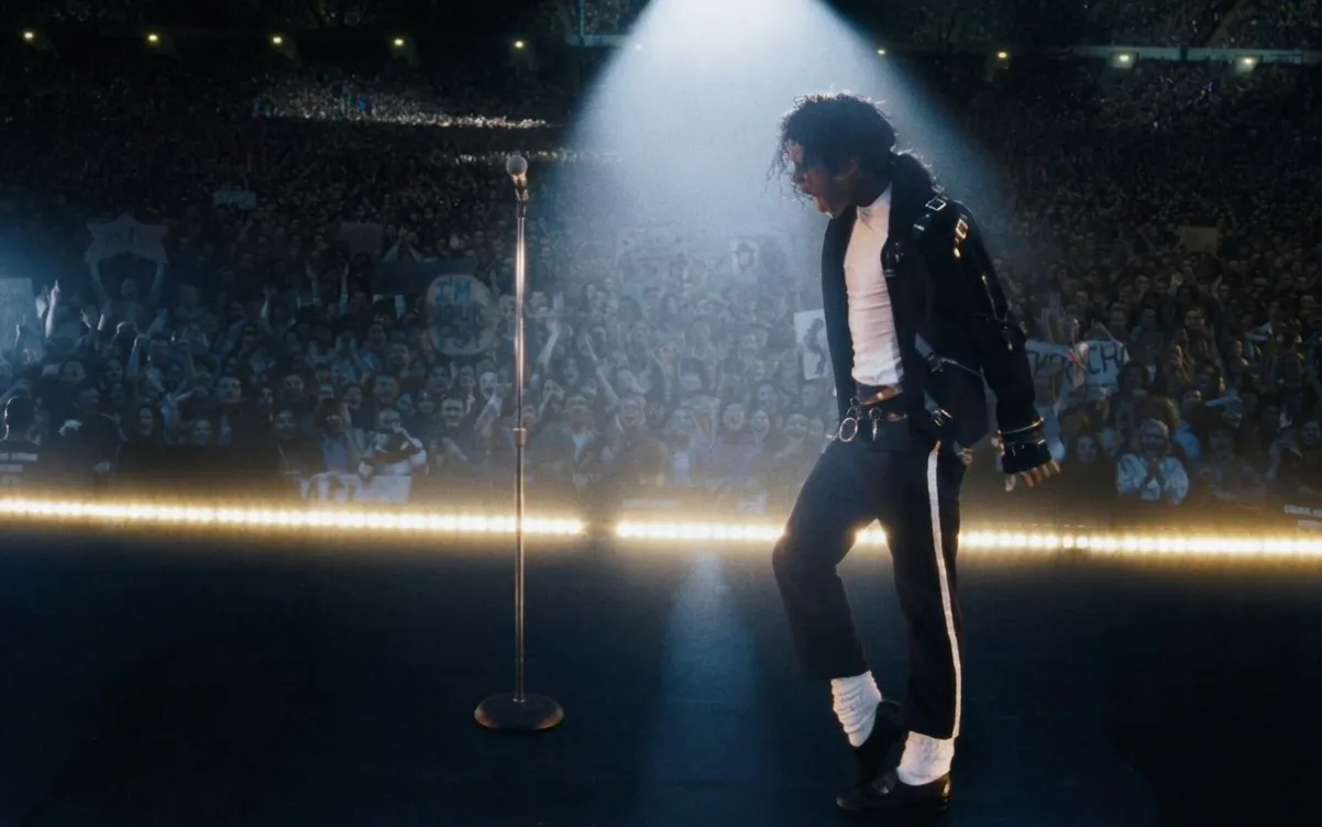 Japão se prepara para receber MICHAEL em lançamento histórico com estreia em 386 salas de cinema 4 Japão se prepara para receber MICHAEL em lançamento histórico com estreia em 386 salas de cinema | mjbeats.com .br MICHAEL Moonwalk