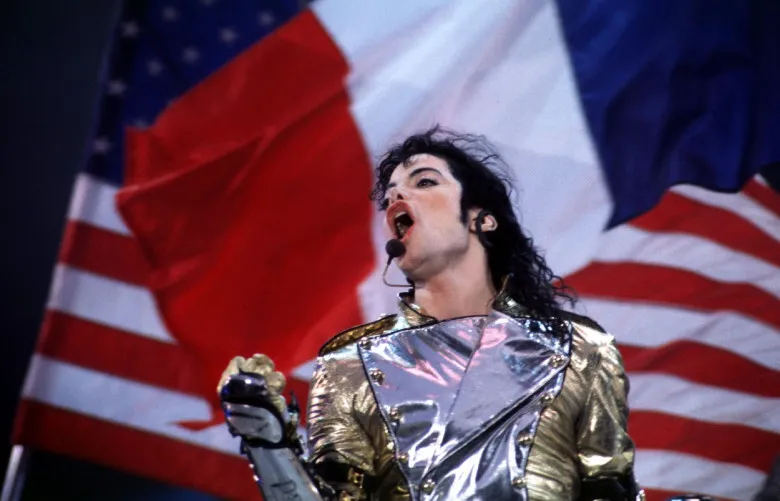Efeito MICHAEL: França revive o fenômeno Michael Jackson com alta nos charts | mjbeats.com .br MJ na Franca