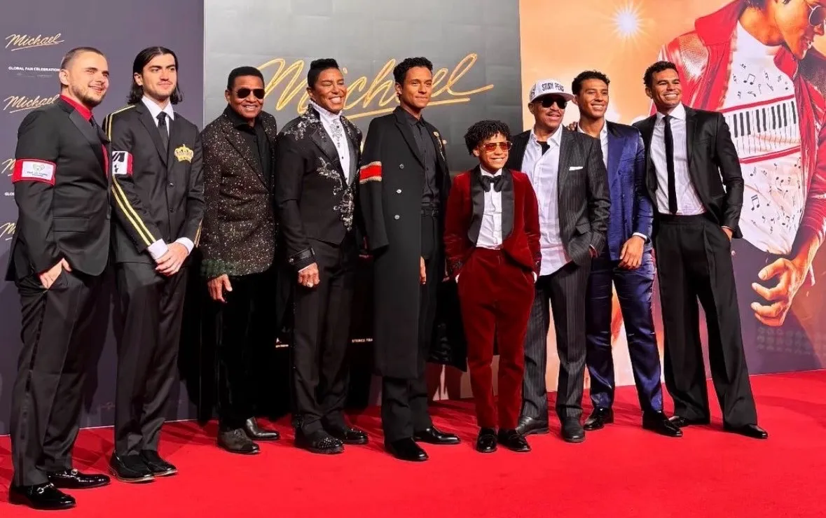 Filhos de Michael Jackson marcam presença na pré-estreia do filme MICHAEL | mjbeats.com .br filhos do Michael Jackson em Berlin
