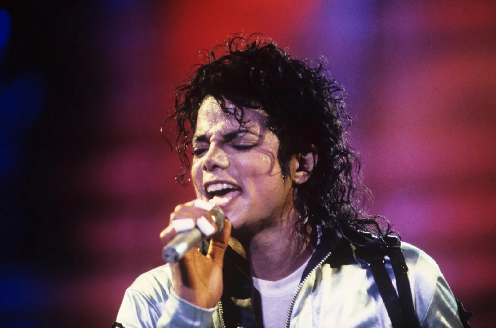 Michael Jackson coloca 4 músicas no Top 10 mundial do Spotify | 69130778d3b47 scaled