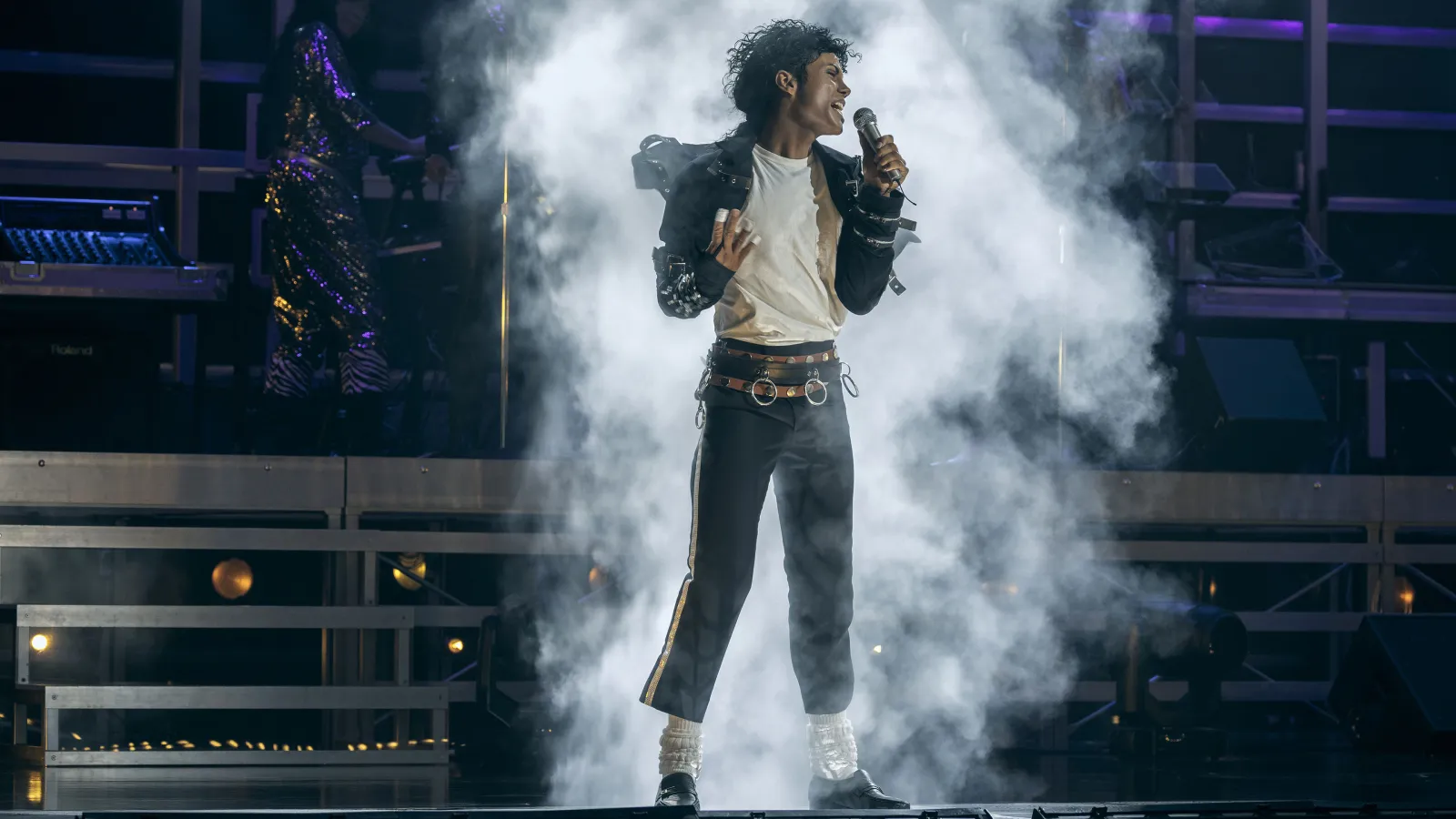 Cinebiografia de Michael Jackson ultrapassa US$ 750 milhões em bilheteria mundial | 867bc195dd5b9da9e2c7971ad177d5dd465eeb815519f941da91ee47d01379f0 scaled