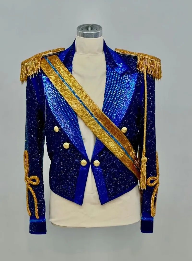 Congratulations-to-@marcirodgers_-for-her-wonderful-costume-design-for-the-movie-Michael O figurino do Grammy 1984 de Michael Jackson e sua recriação fiel no filme MICHAEL