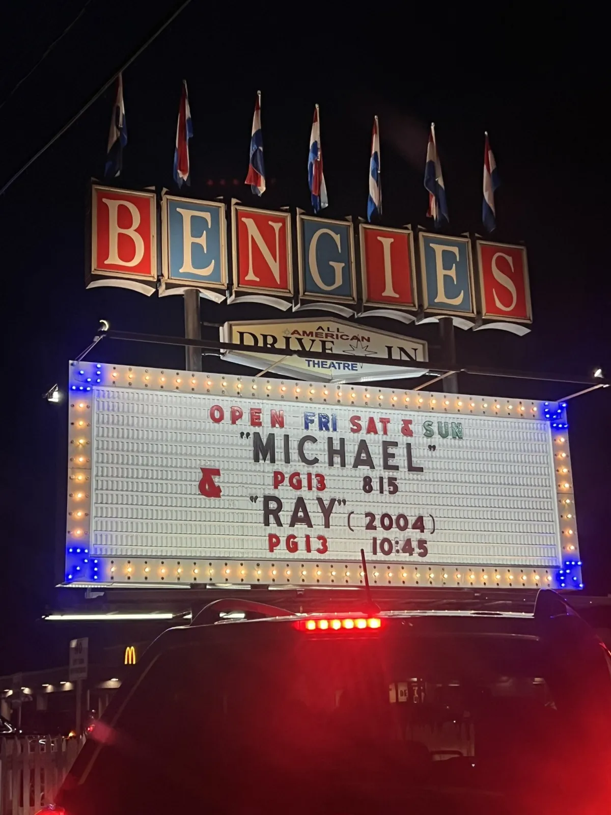 HGtycJYbgAAJble-scaled Filme MICHAEL chega aos drive-ins e lota sessões especiais nos Estados Unidos