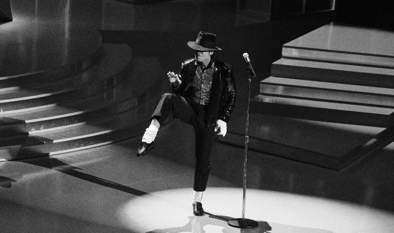 HIxjCddWcAAqsdg Jaafar Jackson impressiona em novas imagens de Billie Jean no filme MICHAEL