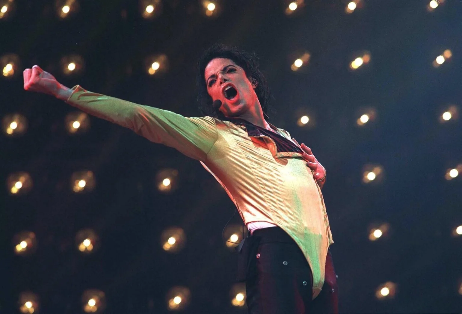 Impulsionado pelo filme MICHAEL, Rei do Pop volta ao topo das paradas brasileiras | Mchael Jackson no Brasil 1993 Sao Paulo MJ Beats