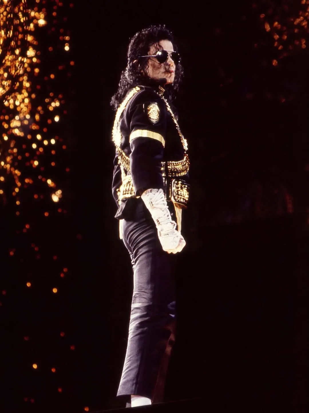 SaveClip.App_683945885_18575751280029942_4135761465300826055_n Fotógrafo revela imagens inéditas de Michael Jackson em seu show de aniversário na Dangerous Tour