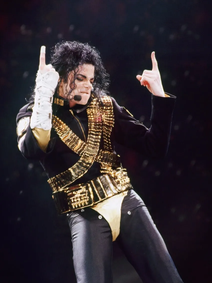 SaveClip.App_684169584_18575751247029942_4699499994368427338_n Fotógrafo revela imagens inéditas de Michael Jackson em seu show de aniversário na Dangerous Tour