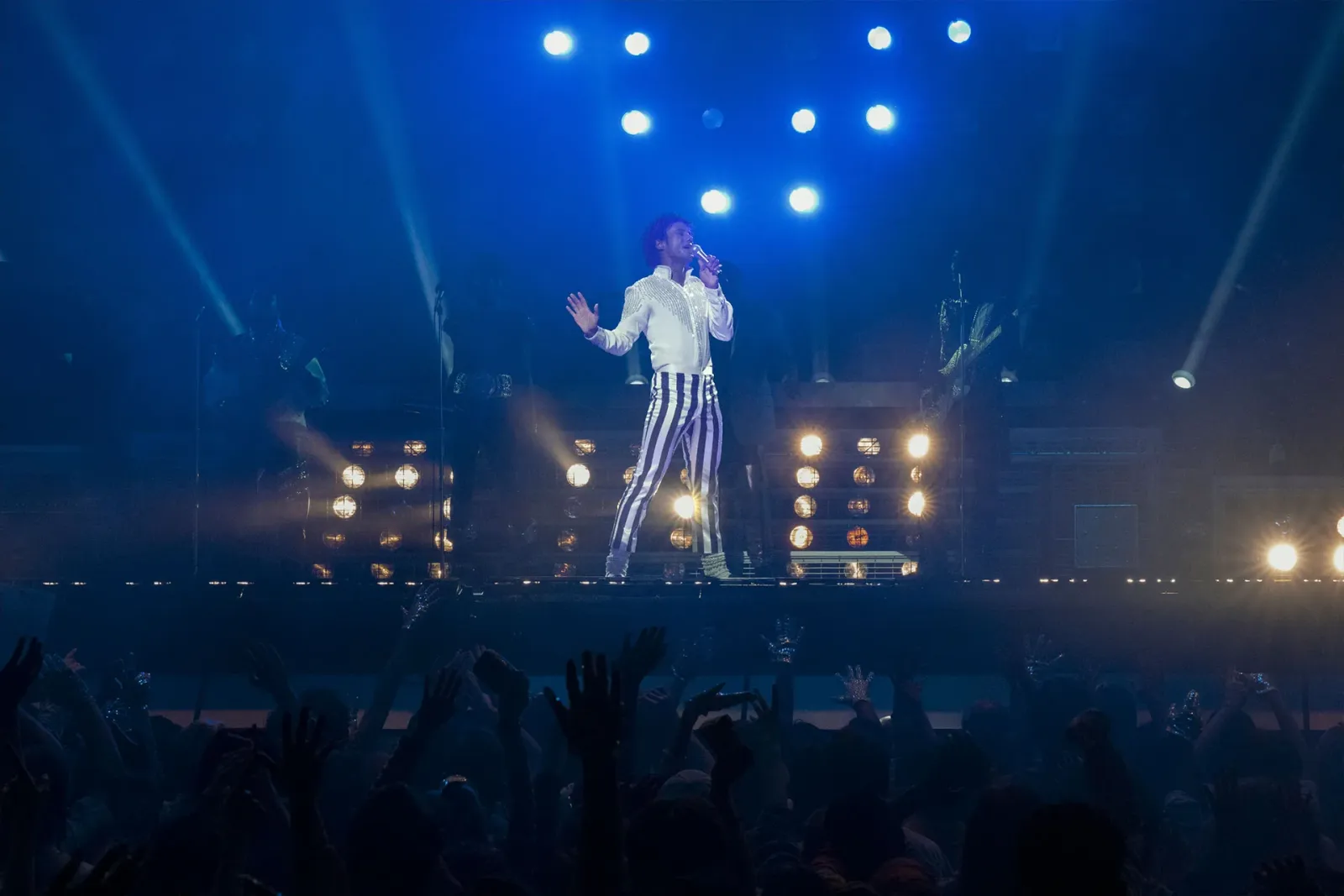 Com US$ 800 milhões arrecadados, cinebiografia de Michael Jackson segue quebrando recordes pelo mundo | human nature MICHAEL Filme mjbeats.com .br scaled