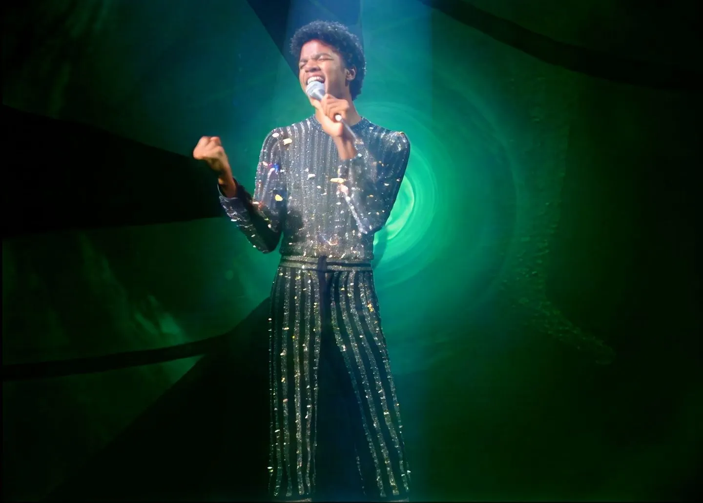 Michael Jackson domina o YouTube após sucesso mundial do filme MICHAEL | mjbeats 4K Project soon RWY