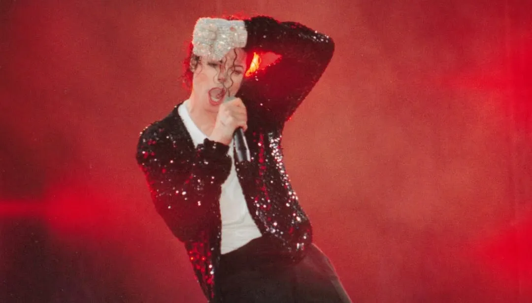 “Billie Jean” supera clássico do a-ha e entra no Top 3 histórico do Spotify | mjbeats.com .br MJ Billie Jean Havai 97