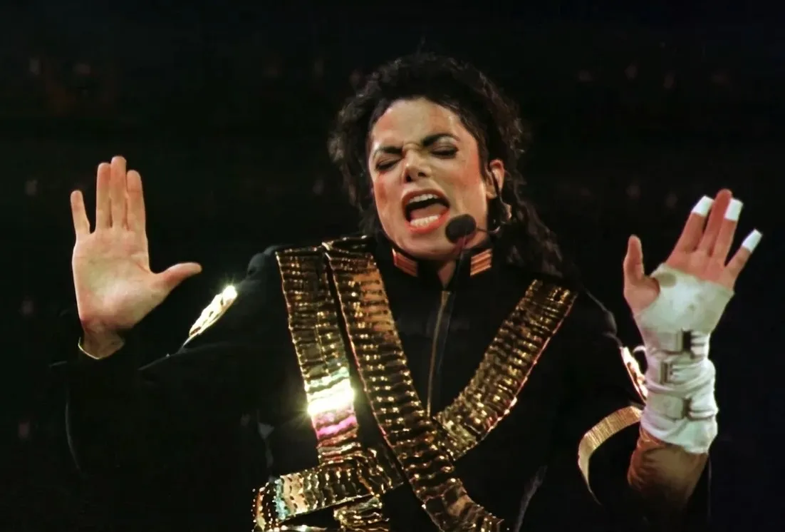 Michael Jackson coloca 4 músicas entre as mais ouvidas do Brasil | mjbeats.com .br MJ no Brasil 1993