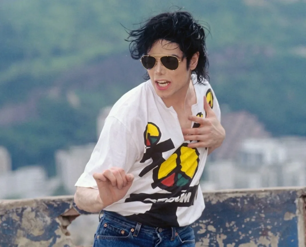 Quais são os 10 clipes mais vistos de Michael Jackson no YouTube? 2 Quais são os 10 clipes mais vistos de Michael Jackson no YouTube? | mjbeats.com .br Michael Jackson no Brasil 1996