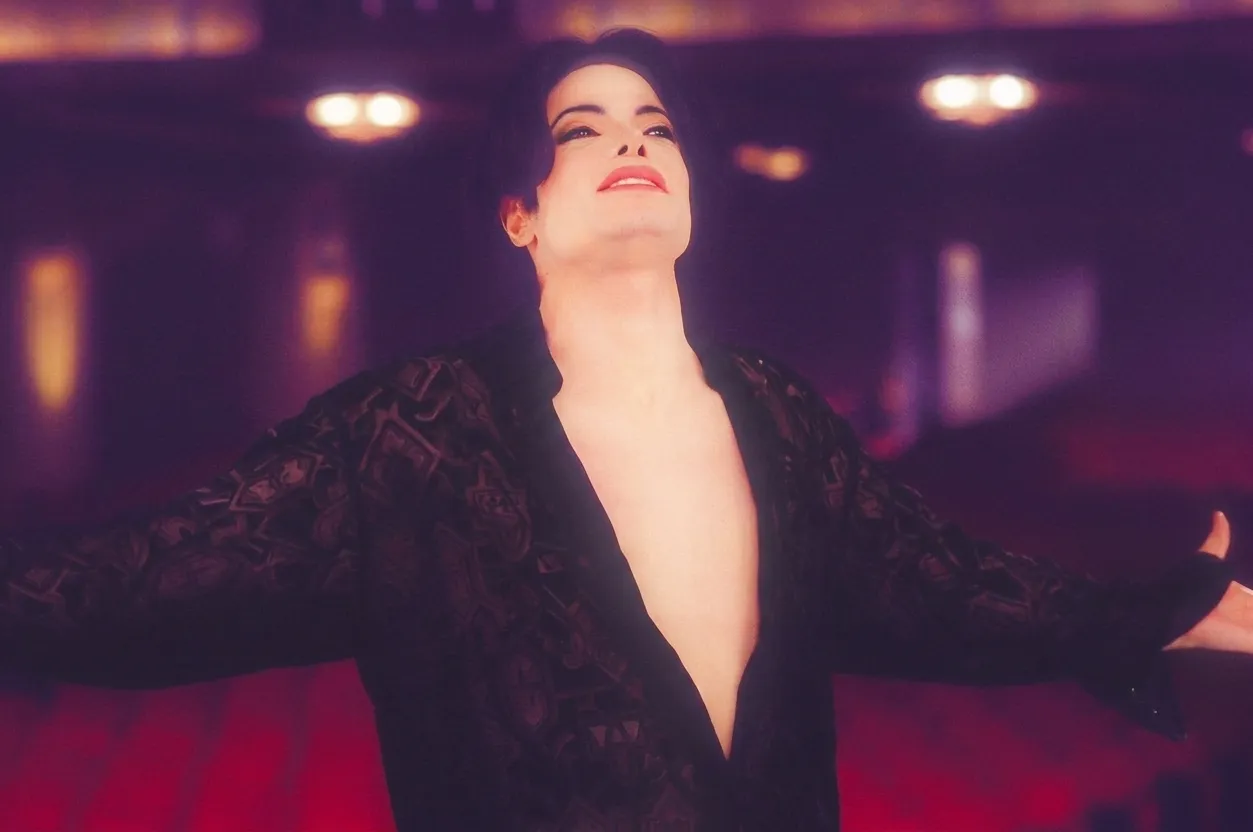Michael Jackson domina a Billboard 200 com 7 álbuns após sucesso de MICHAEL | 5b0d0bd3 ddeb 4ed8 becc 4b28eda2f8e0