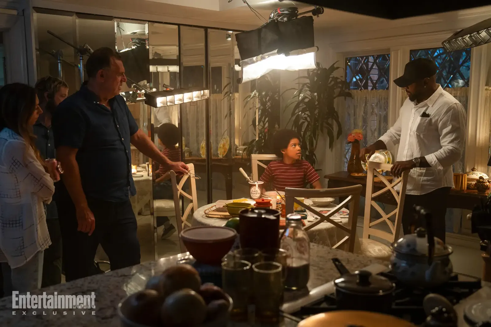 Juliano-Krue-Valdi-Michael-060826-07-b3cd0ee19cb34deab81536af83cf33c7-scaled De fã a estrela de Hollywood: a incrível jornada de Juliano Krue Valdi em MICHAEL
