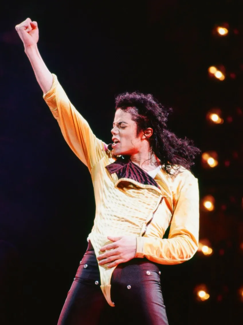 SaveClip.App_685015731_18577467700029942_1396783317806694265_n Michael Jackson em 1993: registros inéditos resgatam noite inesquecível em Singapura
