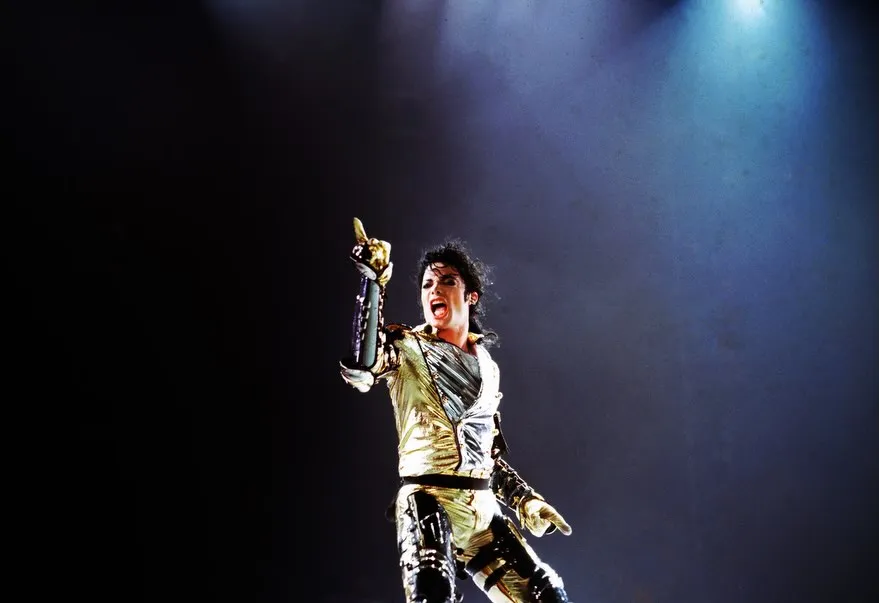 SaveClip.App_703692136_18583020082029942_467766694788925122_n Fotógrafo revela imagens históricas de Michael Jackson durante a HIStory World Tour em Singapura 1996