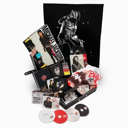 WhatsApp-Image-2026-06-16-at-11.01.45-1 Em 2012, o álbum BAD ganhou uma edição que incluía até uma maleta de couro com fivelas