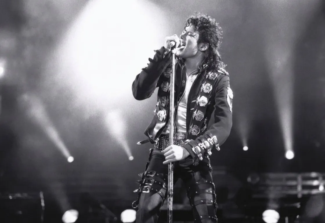 Michael Jackson bate recorde histórico e se torna o primeiro artista com 500 milhões de streams em cinco décadas diferentes | bad tour mjbeats