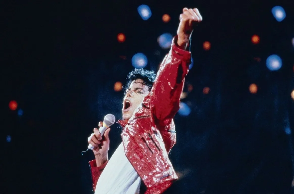 Michael Jackson quebra recordes na música e no cinema ao mesmo tempo | mjbeats.com .br Beat It Bad Tour MJ Beats