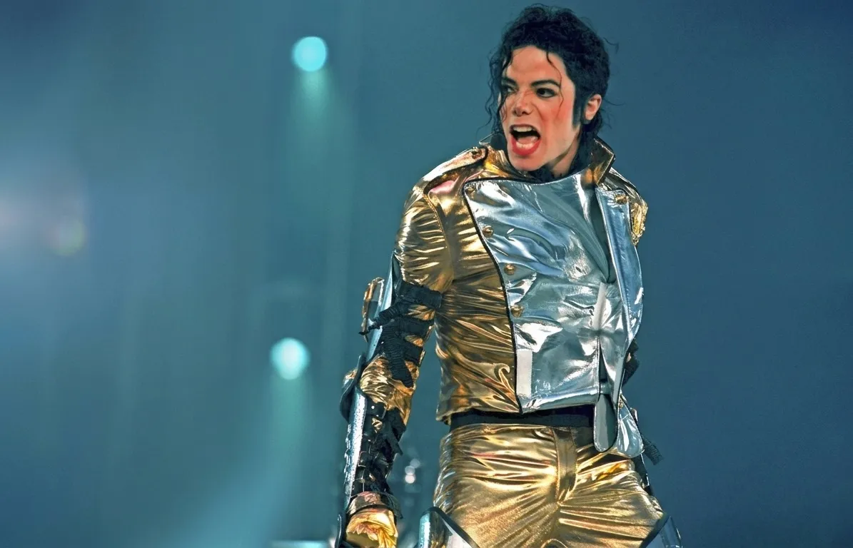 Michael Jackson domina o iTunes europeu com sete álbuns entre os mais vendidos | mjbeats.com .br HIStory Tour MJ