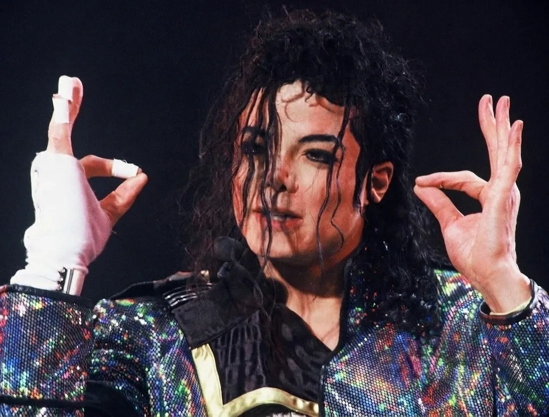 Michael Jackson coloca 15 sucessos entre os mais ouvidos e supera 24 bilhões de streams no Spotify | mjbeats.com .br Jam DWT