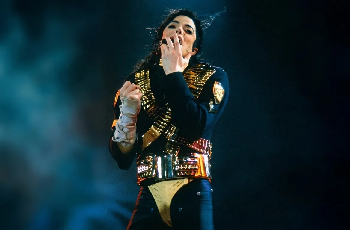 Efeito MICHAEL: vendas de singles e bilheteria atingem níveis históricos no México | mjbeats.com .br Jam Mexico 1993