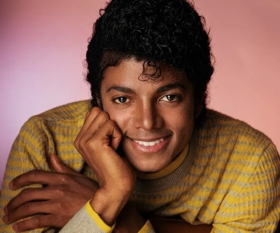 The Lady in the Life bate 100 milhões de streams no Spotify e completa um recorde inédito para Thriller | 51mMiNURh3L. AC