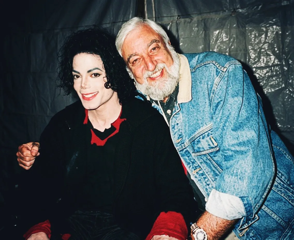 Michael Jackson e Buz Kohan: uma amizade leal e musical | HRJb6RLWUAACB7