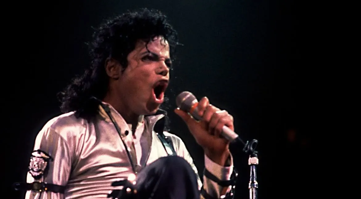 Michael Jackson mantém 8 músicas entre as mais ouvidas do mundo | On this date in 1988 Michael gave the first of three Bad Tour performances at the Rosemont Hdo